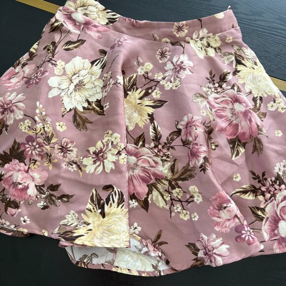City Vibe Mini Skirt with Crinoline Attached Fully Lined Size Jr 3 EUC - Picture 3 of 7